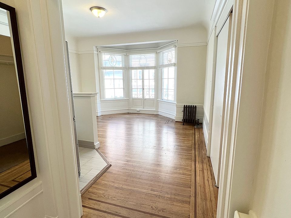 1st image of 961 Pine St APT 15