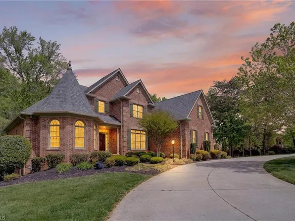 8144 Zinfandel Dr, Kernersville, NC 27284