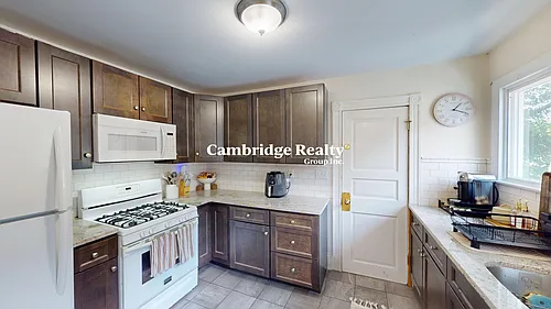 99 Bennett St #2T Photo 1