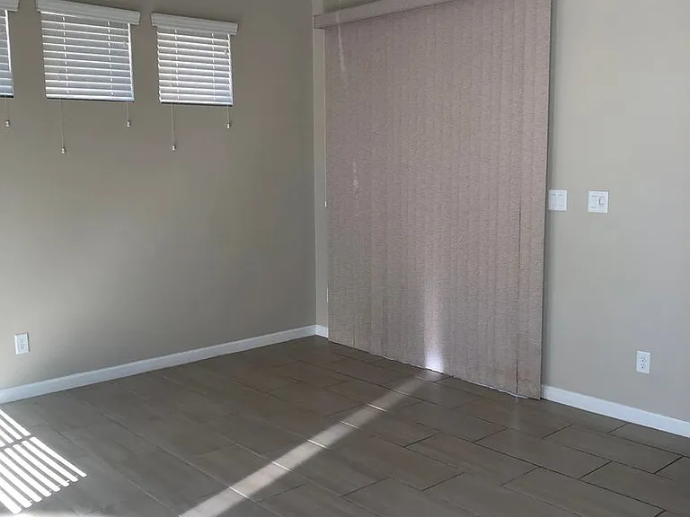4115 Sumac Dr NW — Photo 2