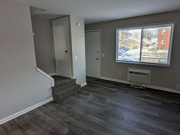 4th image of 1334 20th St NE #1402