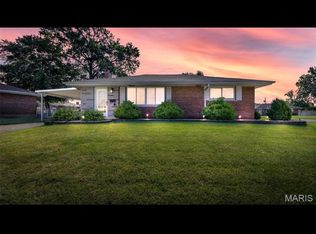 8108 Parkridge Dr, Saint Louis, MO 63123