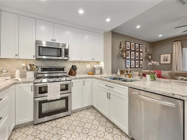 735 S Palomino Ln, Anaheim, CA 92807