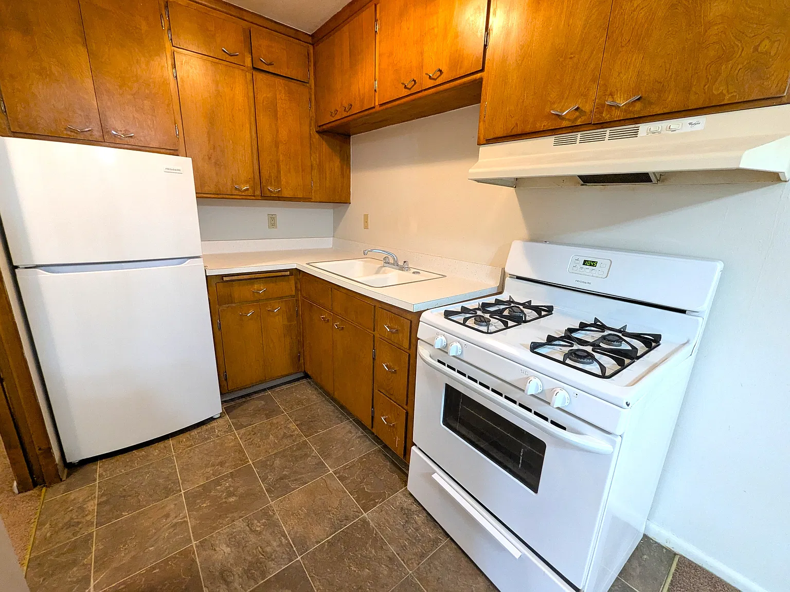 2 bed, 1000 sqft, $1,495 — Photo 2