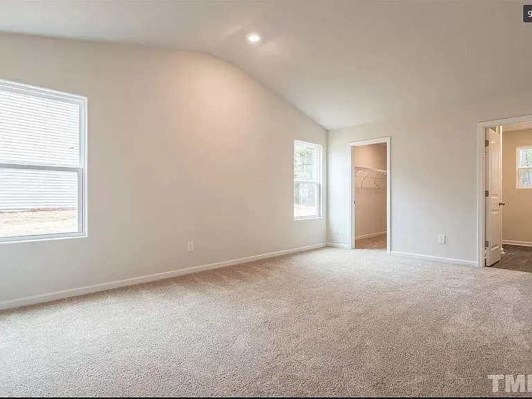 335 Windbreak Ln — Photo 3