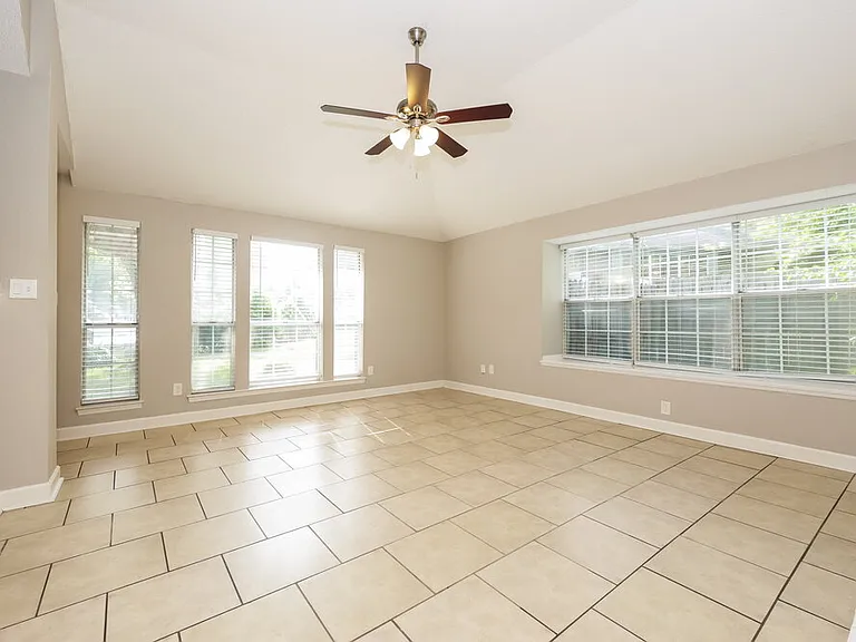 1229 Jacksons View Rd — Photo 4