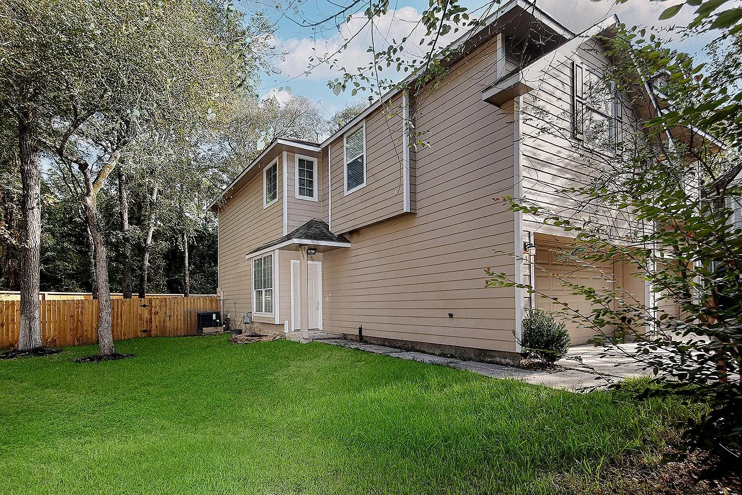 3 bed, 2.5 bath, 1685 sqft, $2,300 — Photo 2