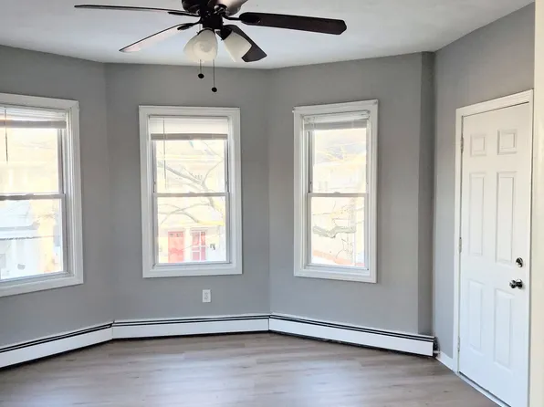 204 River Ave #2, Providence, RI 02908