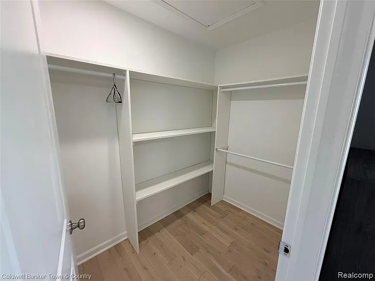 5881 Woodruff View Dr — Photo 14