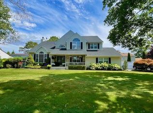1465 7th St, West Babylon, NY 11704