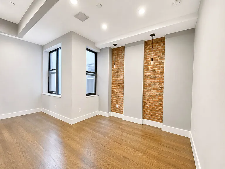 411 Menahan St #2B — Photo 2