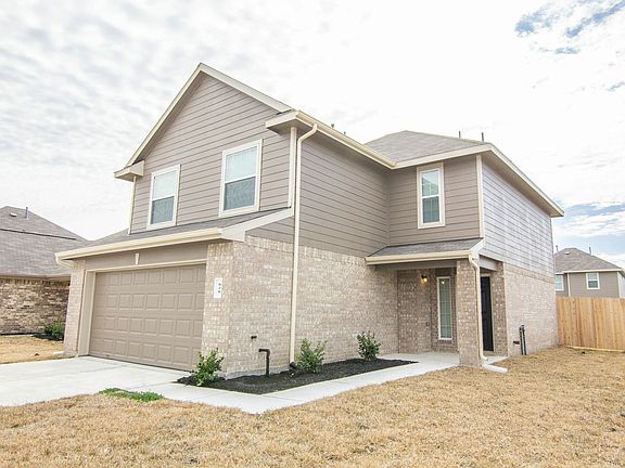 3rd image of 828 Canton Grass Ln
