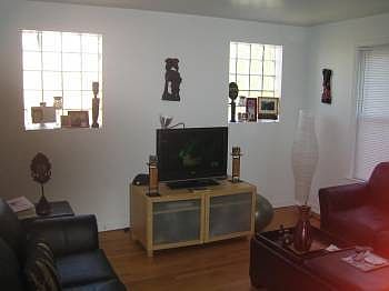 1st image of 7048 N Rockwell St APT 2