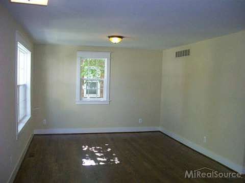 2nd image of 722 Cherry Ave