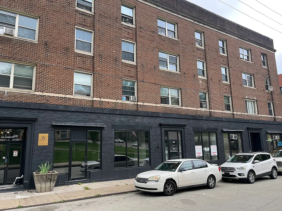 403 Commerce St #36