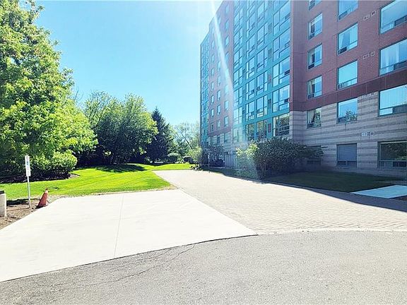 3rd image of 55 Blue Springs Dr #302