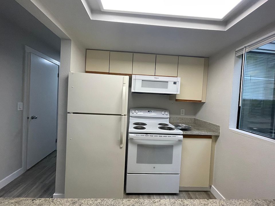 1st image of 4830 Fauntleroy Way SW #304