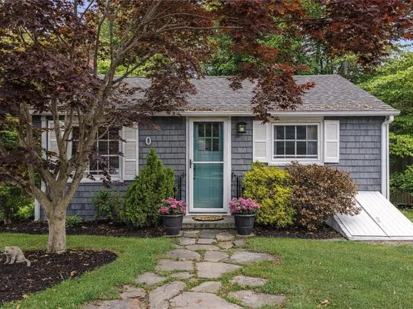30 Wright Pl, Barrington, RI 02806