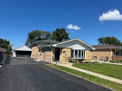 8244 Austin Ave, Burbank, IL, 60459