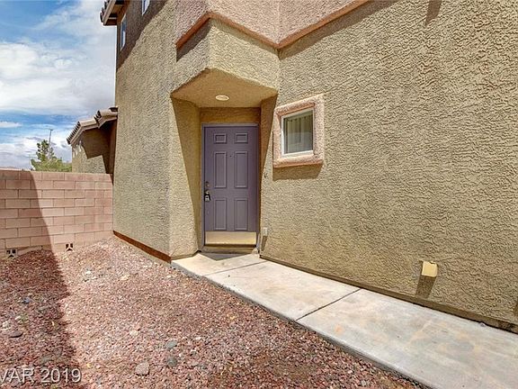 4th image of 3772 Hollycroft Dr