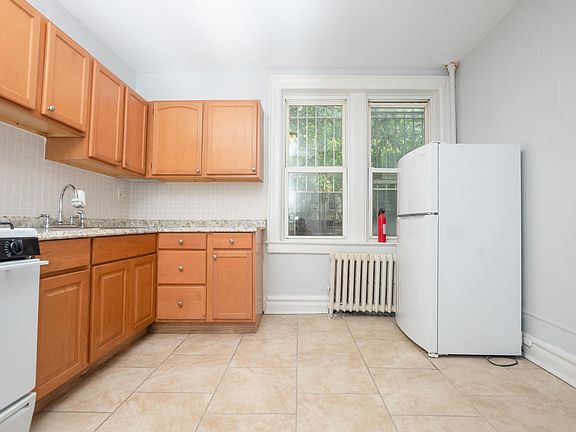 3rd image of 729 S 13th St #1A