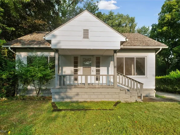 21 Cresswell Ave, Bedford, OH 44146