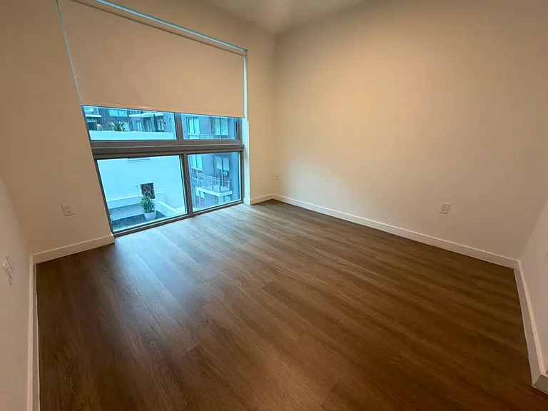 2042 NW 17th Ave #101 — Photo 8