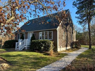 3 Marsh Hawk Cir, Edgartown, MA 02539
