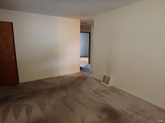 4th image of 1135 Hallwood Dr
