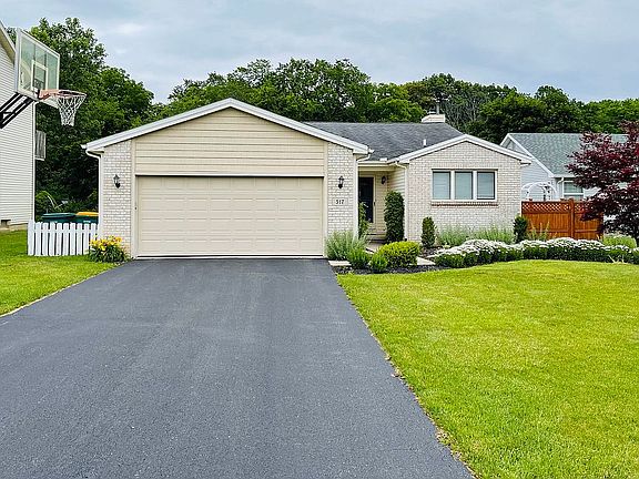 2nd image of 517 Indian Valley Ct