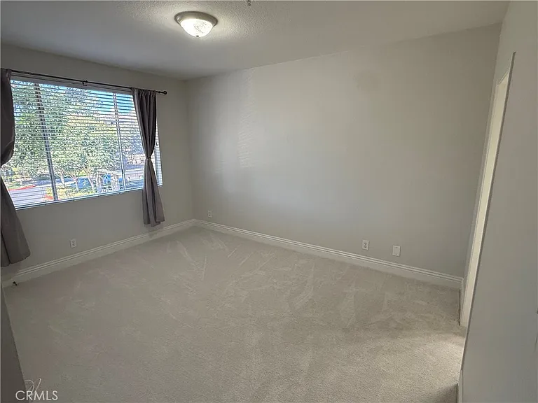 22681 Oakgrove — Photo 9
