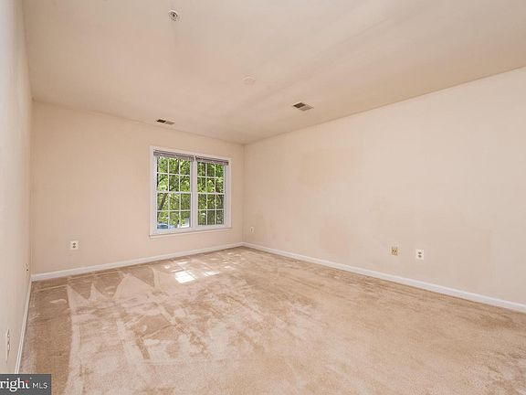 4th image of 15301 Diamond Cove Ter Unit 8