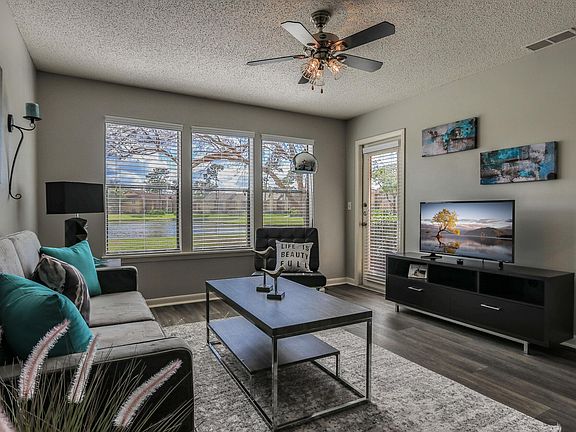 3rd image of 7960 Pine Crossing Cir #115