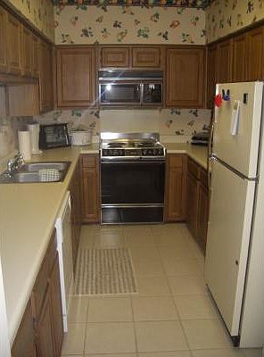 2nd image of 400 Rue St #Ann-207