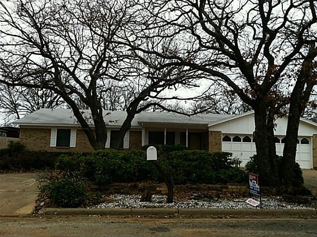 1st image of 401 Briarwood Dr