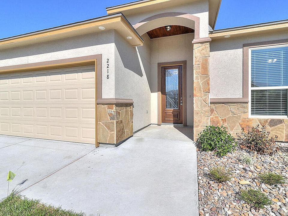 1st image of 2218 Cuarzo Dr