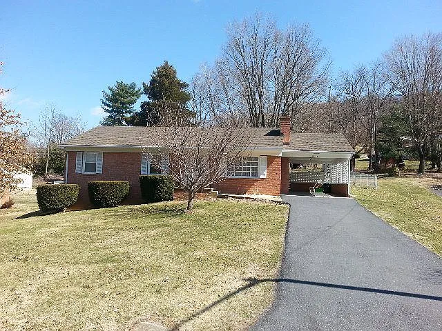 1214 Edgewood Rd photo 1