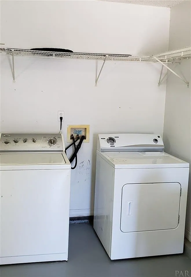 1540 Stanford Rd — Photo 2