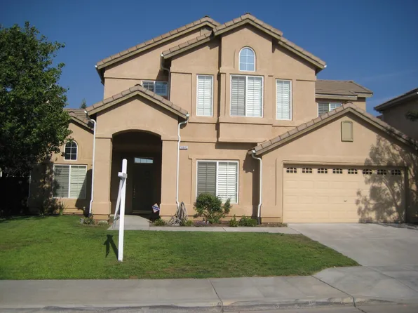 10682 N Spanish Bay Dr, Fresno, CA 93730
