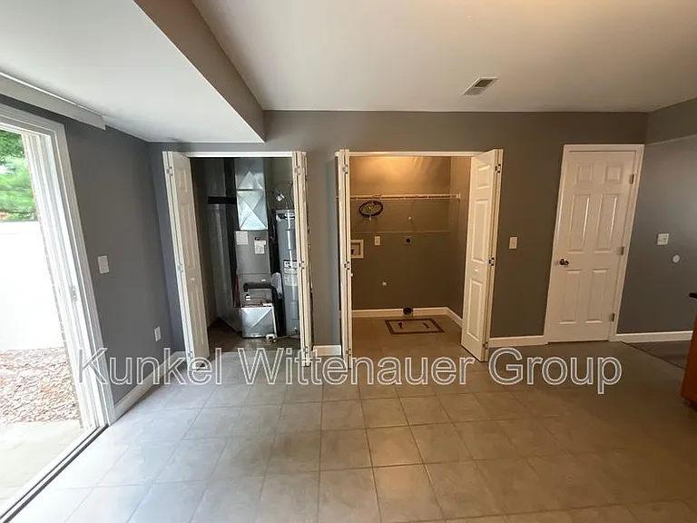 704 Fountain View Dr #F — Photo 8