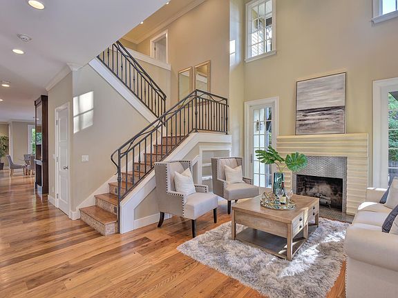5th image of 1190 Willow Glen Way
