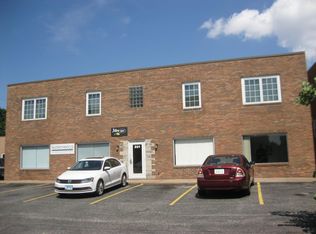 321 8th St #4, Bettendorf, IA 52722
