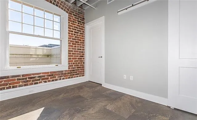 818 Howard Ave #402 — Photo 14