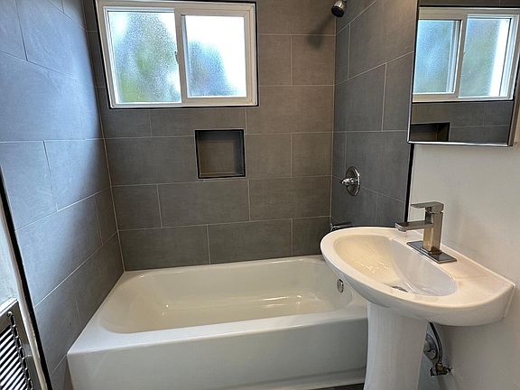 5th image of 9017 Harratt St APT 4