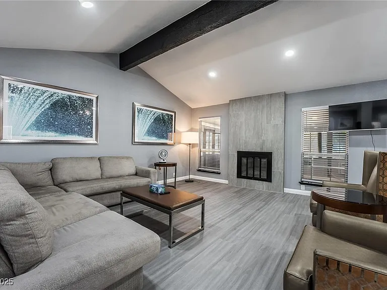 7439 Trudy Ln — Photo 21