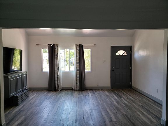 3rd image of 1740 S Mansfield Ave