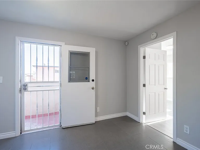 337 W 10th St — Photo 20
