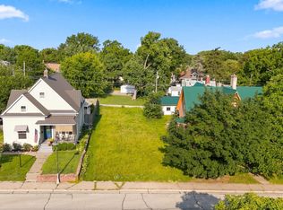 1206 17th St, Rock Island, IL 61201