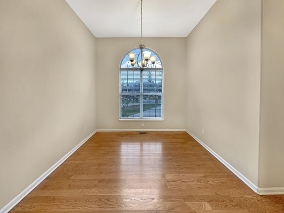 3rd image of 426 Artesa Dr