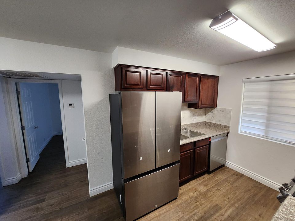 1st image of 5081 Indian River Dr #104